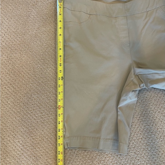 Kim Rogers Beige Dress Shorts - Picture 6 of 7